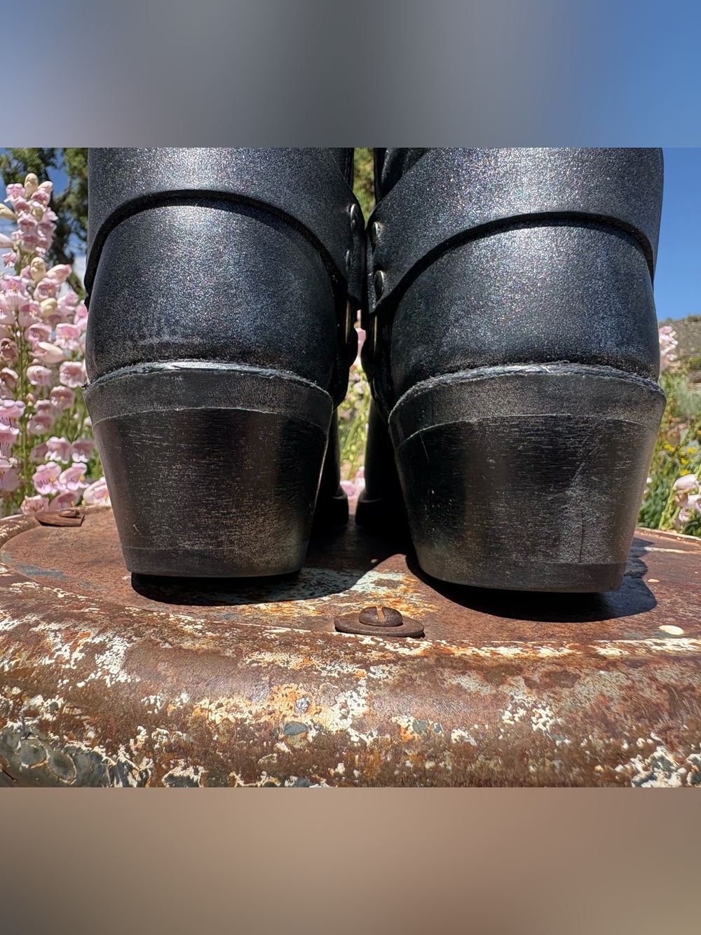 FRYE πΊπΈ Metallic Black 8R Harness Boots - Picture 12 of 16